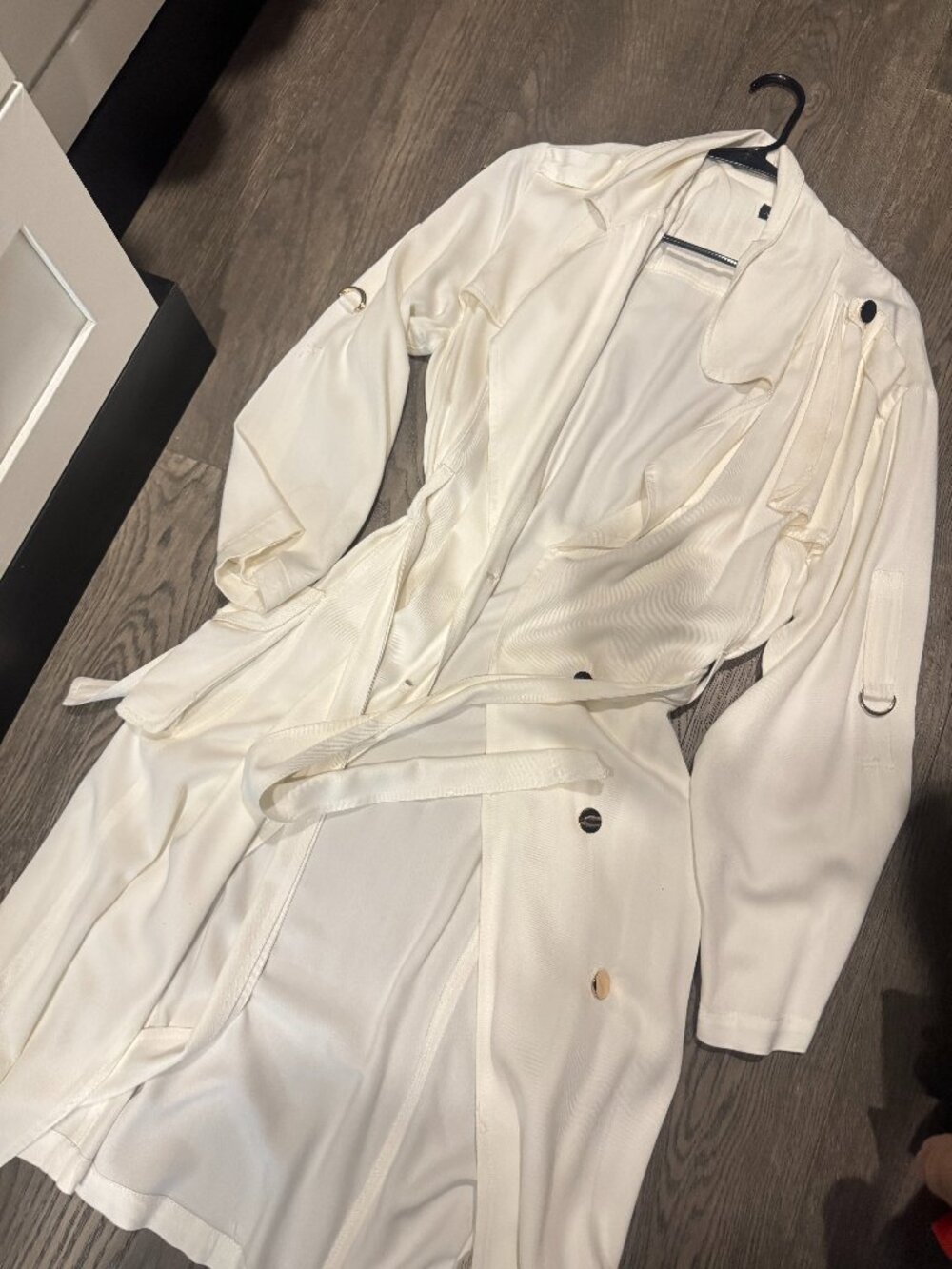 JLUXLABEL - White Duster Jacket with Gold accents (Size Small)